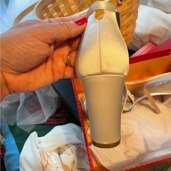 Champagne high heels - Picture 4 of 5